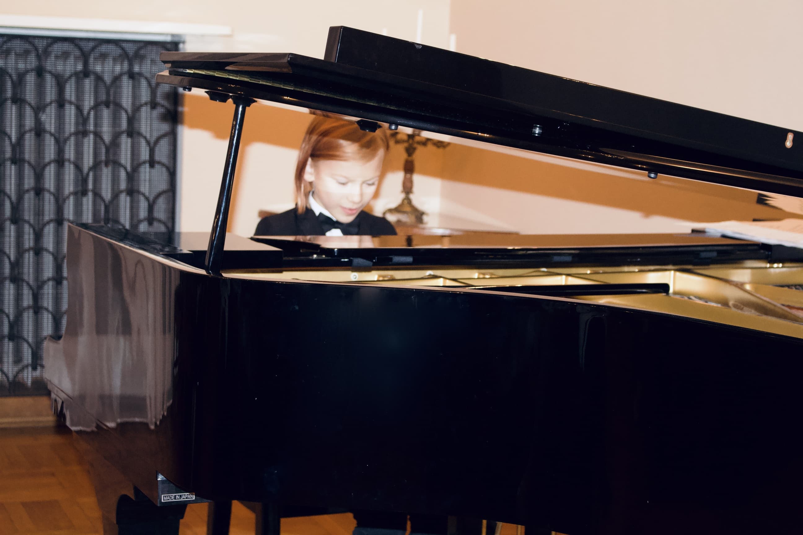 uczeń klasy fortepianu, fortepian, Koncert Listopadowy 2022